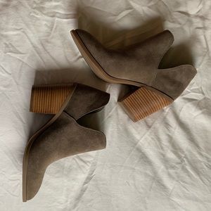 Steve Madden Akers bootie size 10